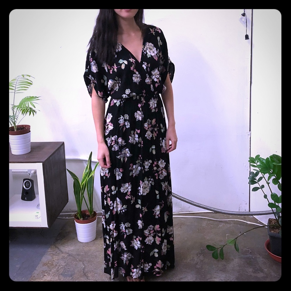Gorgeous flowy floral dress